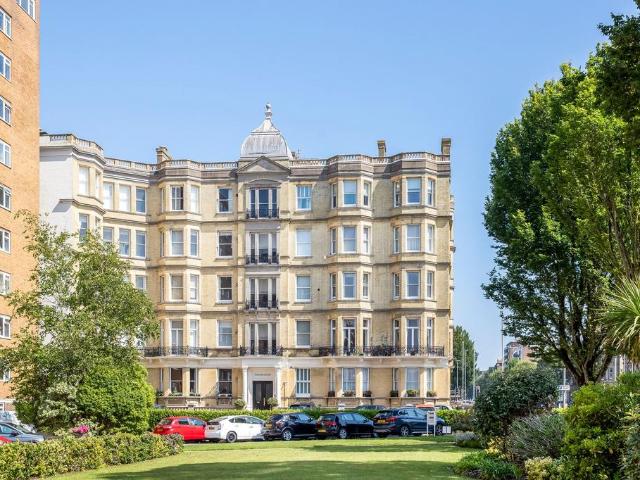 Flat for sale in Aldrington