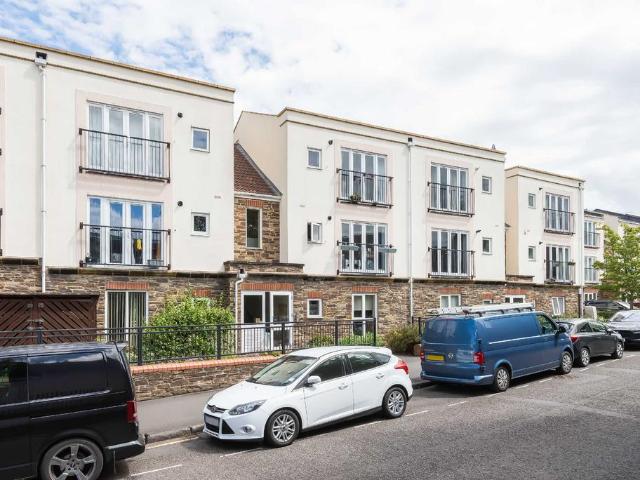 Flat for sale in Feckenham, City Of Bristol