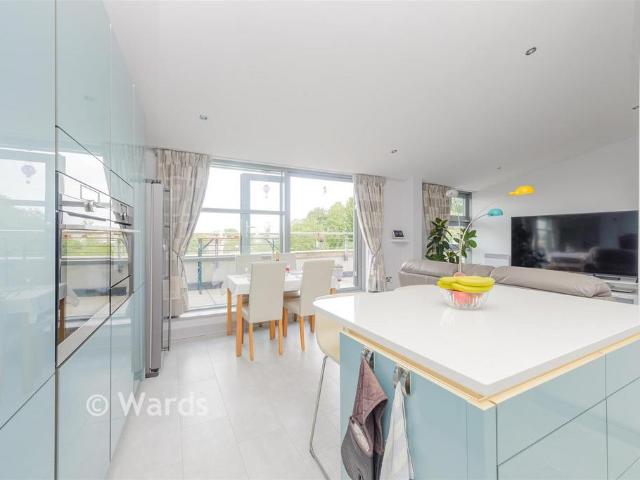 Flat for sale in Chatham