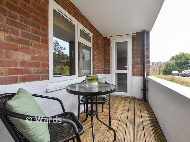 Flat for sale in Clarendon, Ash