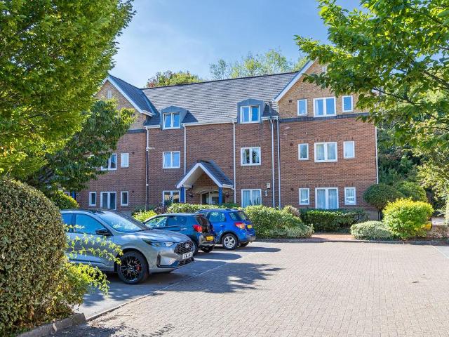 Flat for sale in Penarth Marina, Penarth