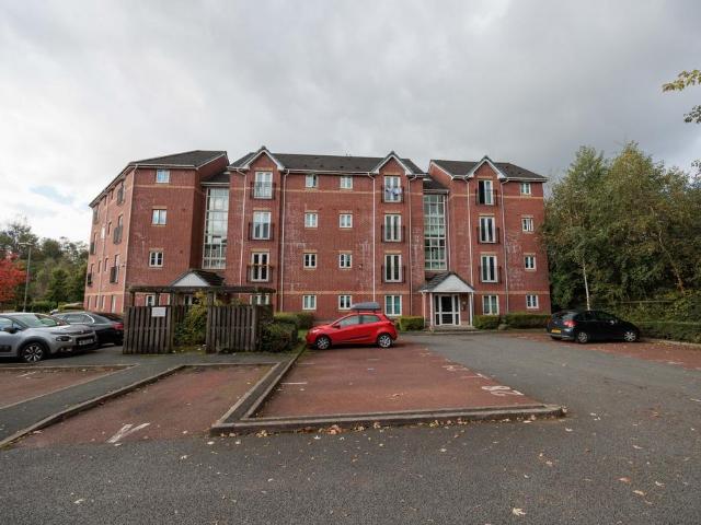 Flat for sale in Bolton, Astley Bridge
