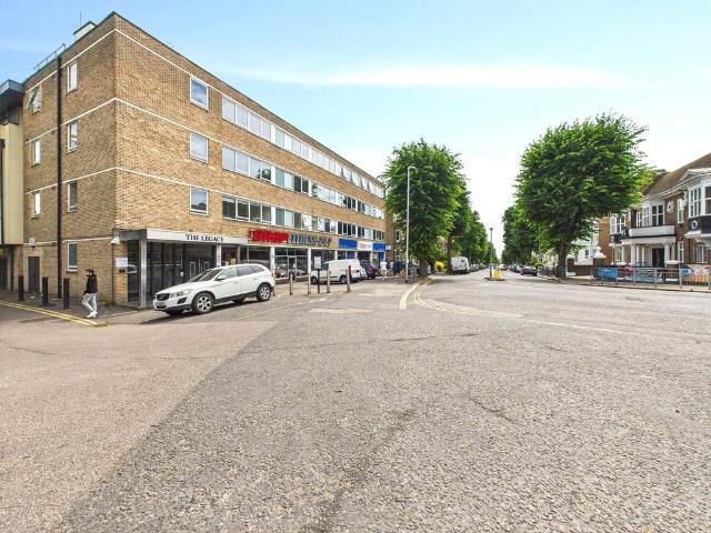 Flat for sale in Aldrington