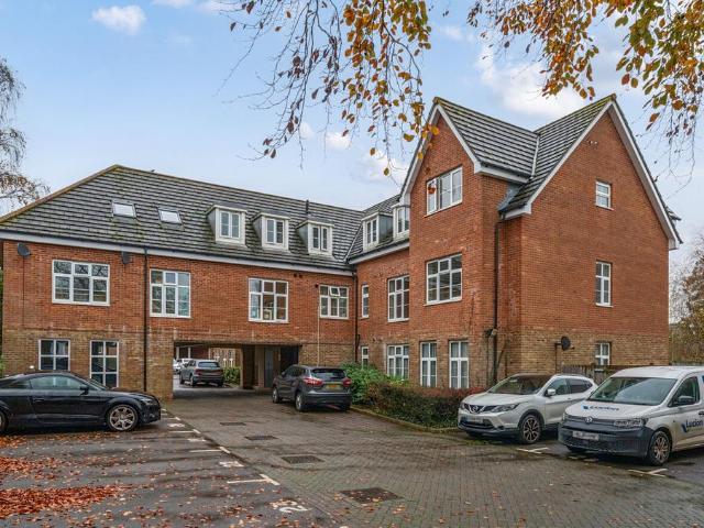 Flat for sale in Fareham, Hampshire