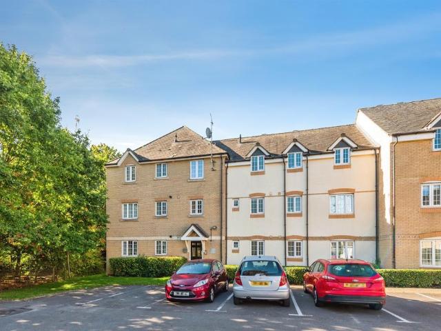 Flat for sale in Littlemore Park, Oxford
