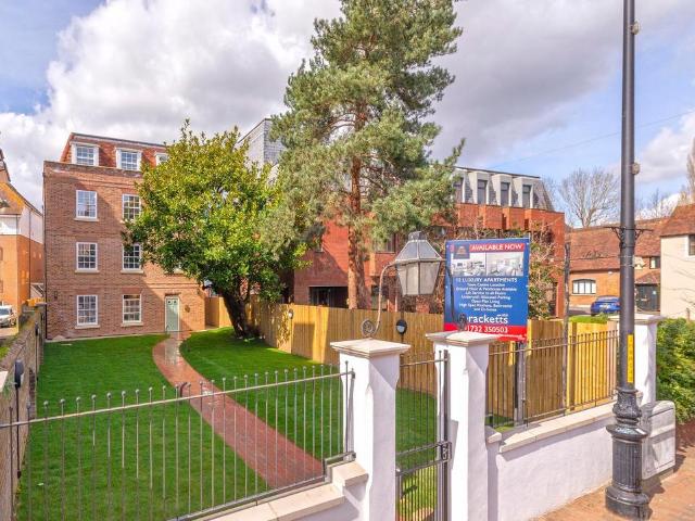 Flat for sale in Bourne Vale, Kent