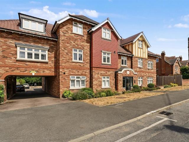 Flat for sale in Five Acres, Hertfordshire