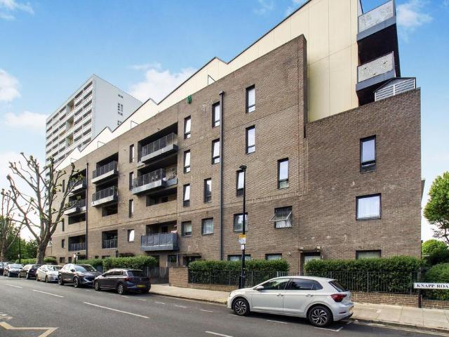 Flat for sale in Bromley-by-Bow, Bow