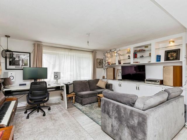 Flat for sale in Glynde, West Sussex
