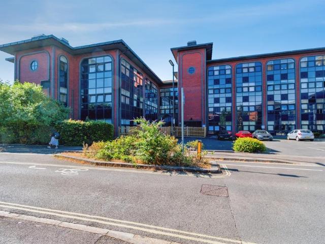 Flat for sale in Hill, City Of Southampton