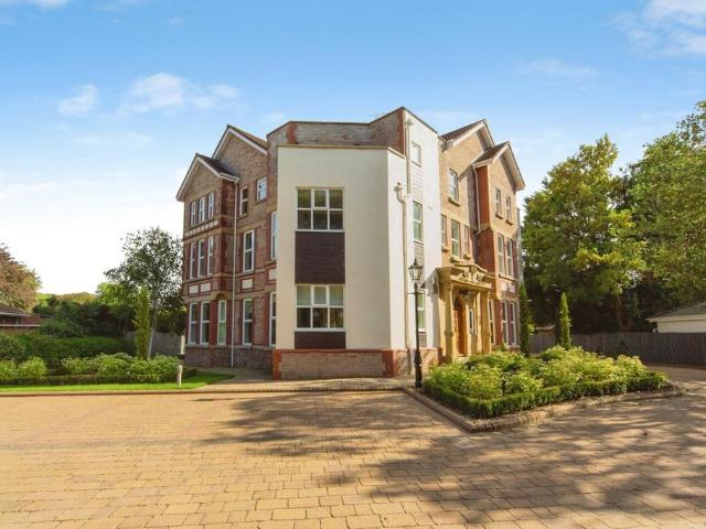 Flat for sale in Freshfield, Sefton
