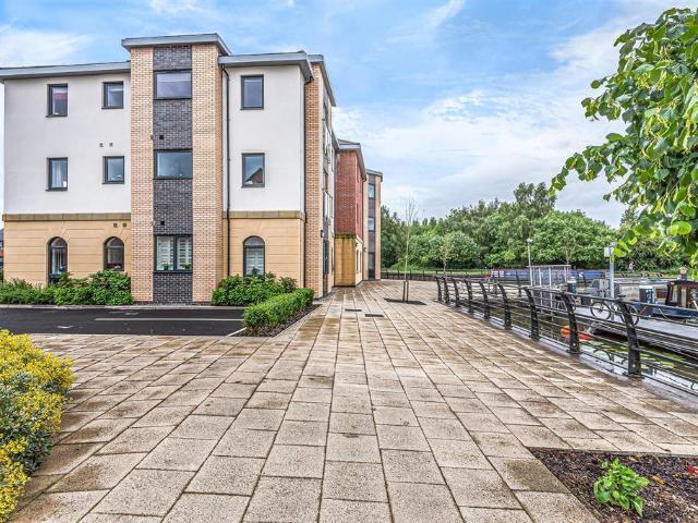 Flat for sale in Pennington Wharf, Wigan