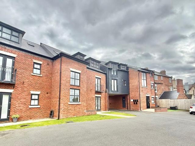 Flat for sale in Gornal Wood, Coseley