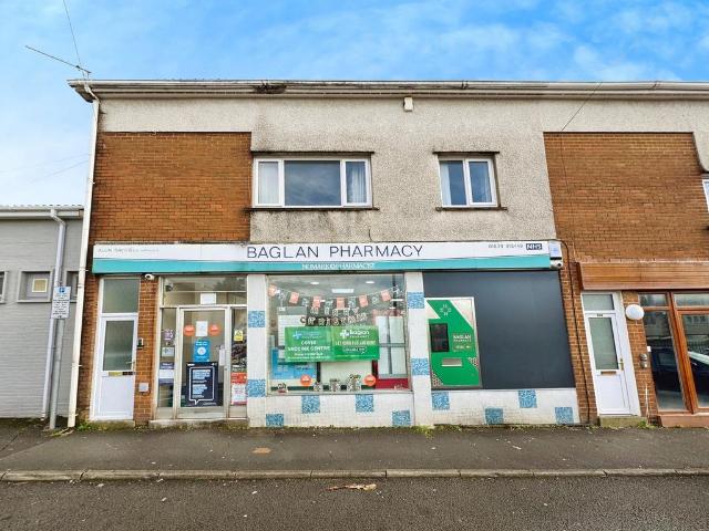 Flat for sale in Baglan