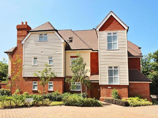 Flat for sale in Blackhills, Surrey