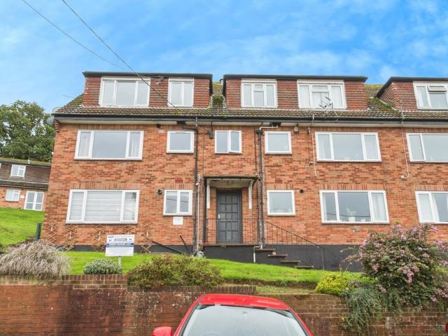 Flat for sale in Withycombe, Budlake