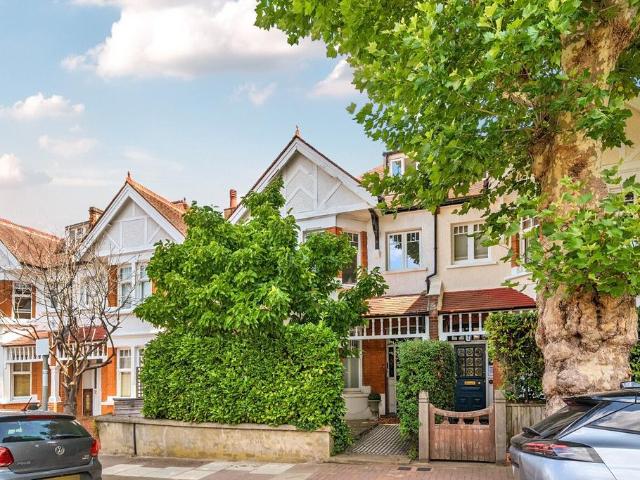 Flat for sale in Putney, Greater London