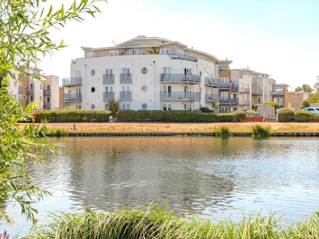 Flat for sale in Row Town, Surrey