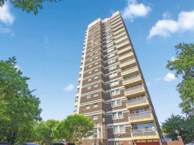 Flat for sale in North Woolwich, Greater London