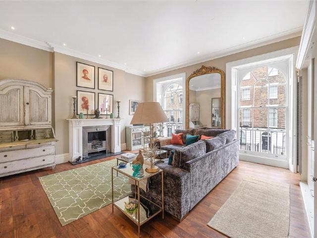 Flat for sale in Belgravia, Greater London