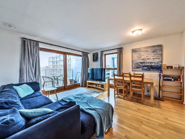 Flat for sale in Bermondsey, Greater London