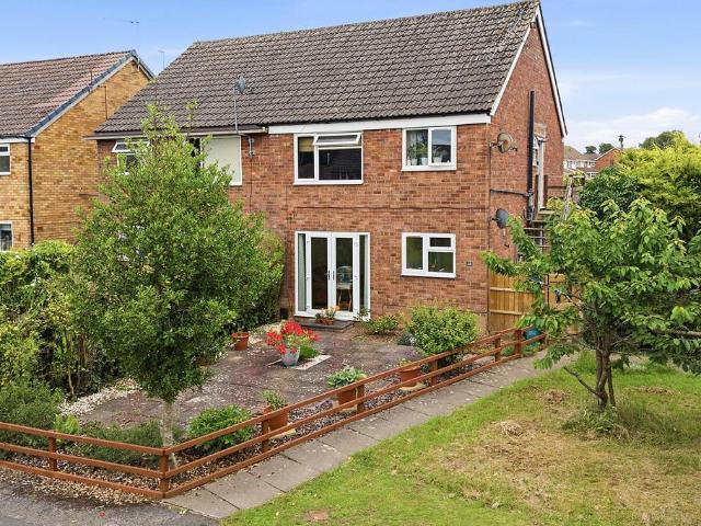 Flat for sale in New Bilton, Warwickshire