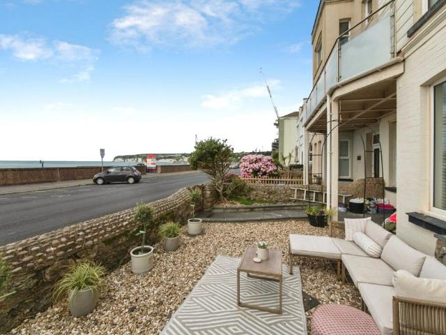 Flat for sale in Seaton, Budlake