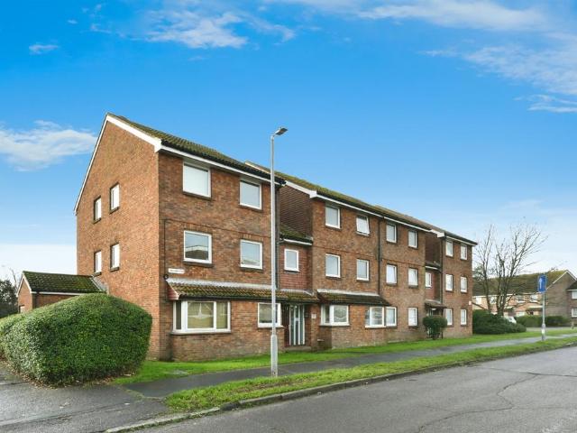 Flat for sale in Peacehaven, Iford