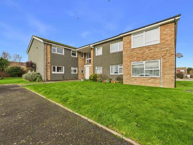 Flat for sale in Fishersgate, West Sussex