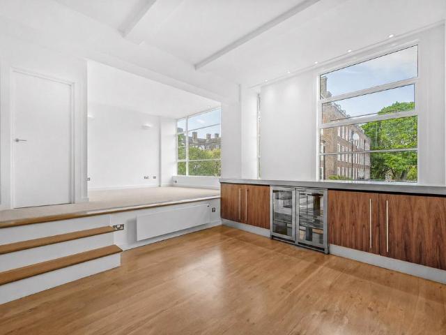 Flat for sale in Paddington, Greater London