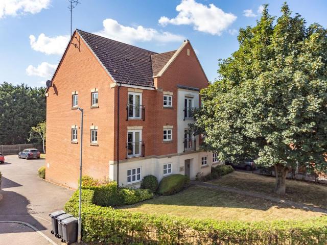 Flat for sale in Elmfield, Leicestershire