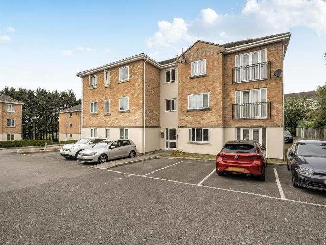 Flat for sale in Thatcham, West Berkshire