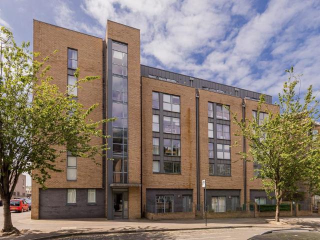 Flat for sale in Broughton, Scotland