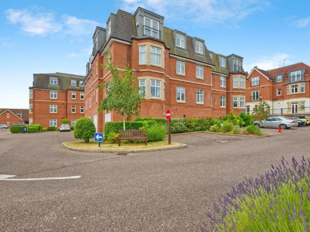 Flat for sale in Wilton, Rumwell