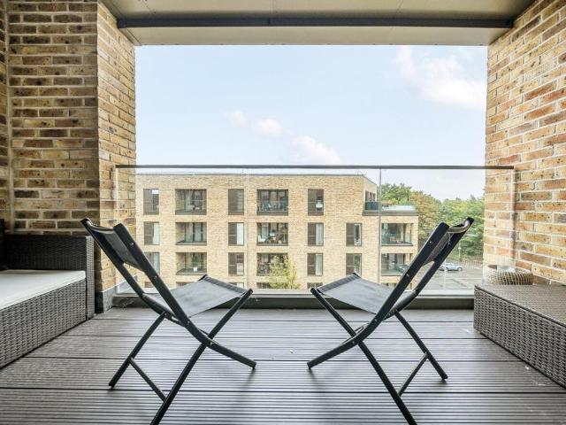 Flat for sale in Ashley Park, Surrey