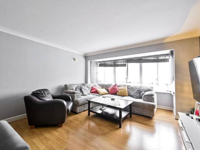 Flat for sale in Kensal Town, Maida Vale