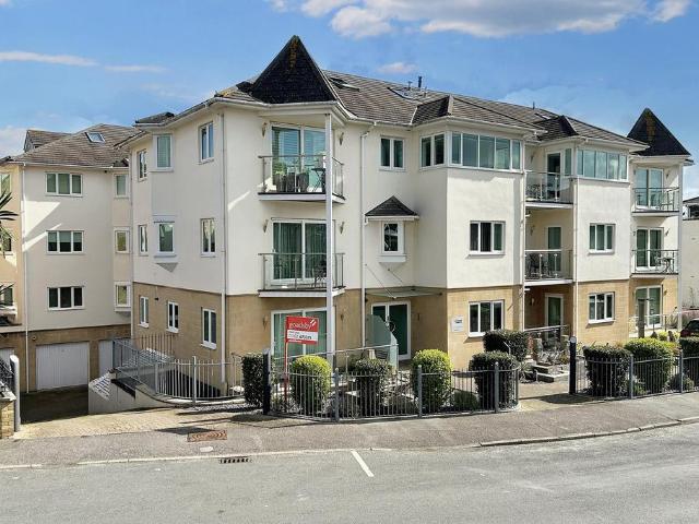 Flat for sale in Bournemouth