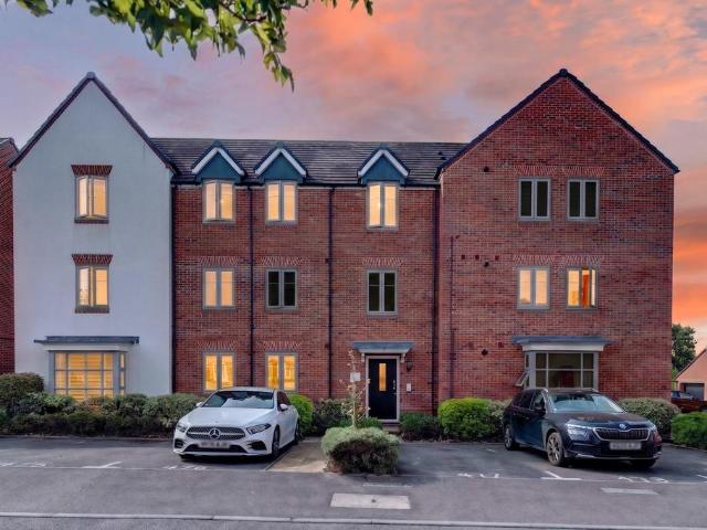 Flat for sale in Wokingham