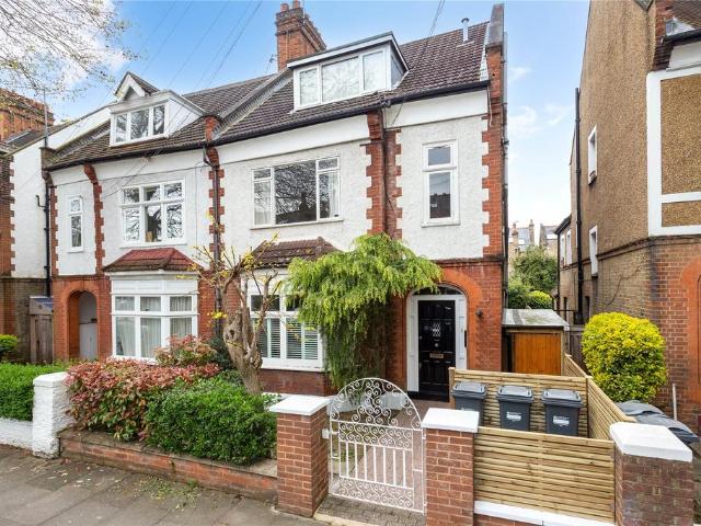 Flat for sale in London Borough of Hounslow, Strand