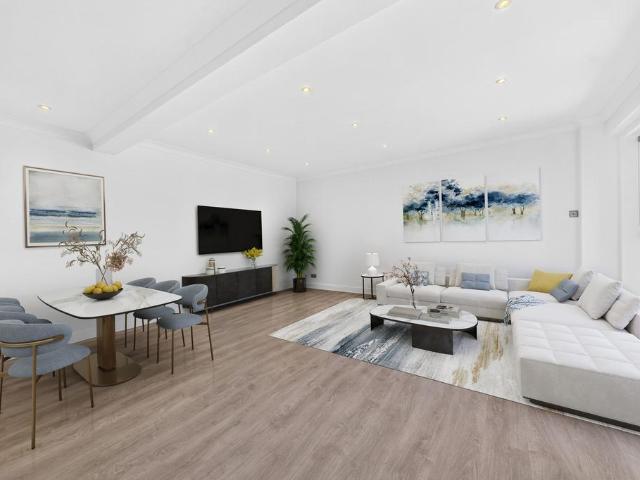 Flat for sale in Nine Elms, Greater London