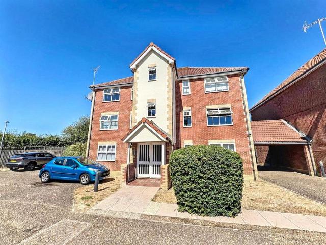 Flat for sale in Sovereign Harbour, Eastbourne