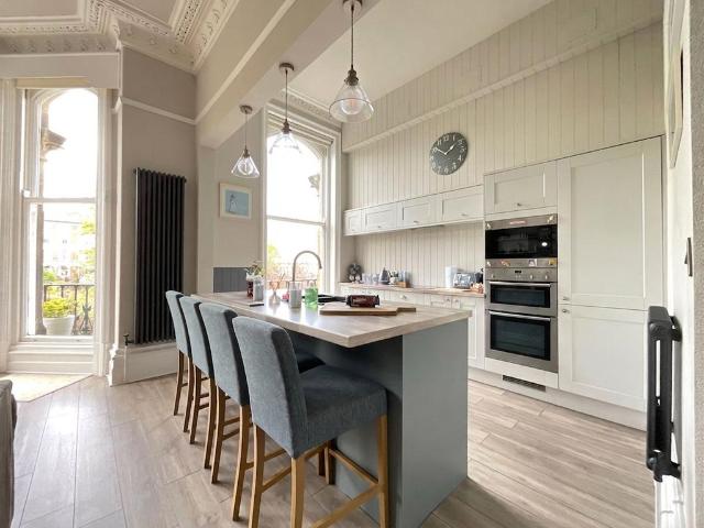 Flat for sale in South Cliff, Kepwick