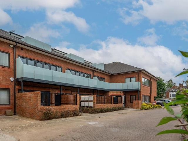 Flat for sale in Berrick Salome, Oxfordshire
