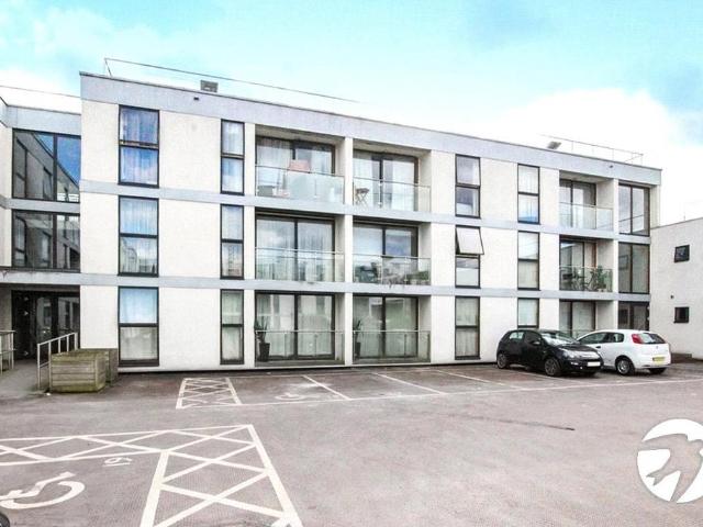 Flat for sale in Goddington, Greater London