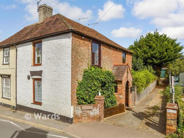 Flat for sale in Ash, Kent