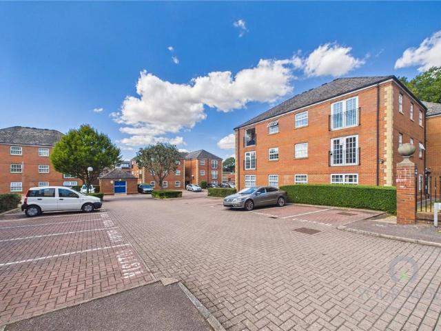 Flat for sale in Semilong, Northampton