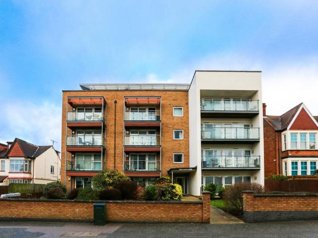 Flat for sale in Southend City Centre Neighbourhood, Alton Barnes