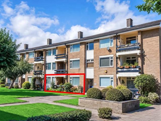 Flat for sale in Southport, Sefton