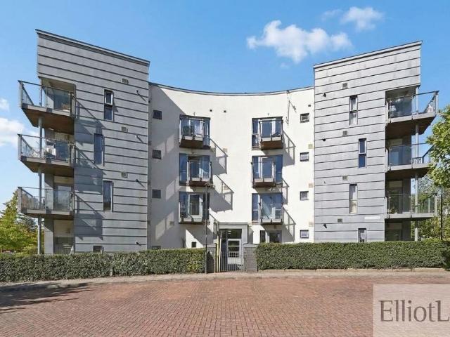 Flat for sale in London Borough of Harrow, Greater London