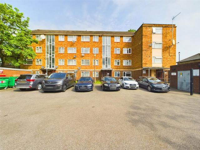Flat for sale in Forest Gate, Greater London